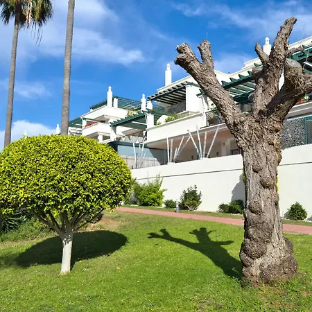 Apartment West-facing Near Puerto Banus *