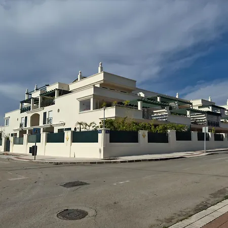 Apartment West-facing Near Puerto Banus *