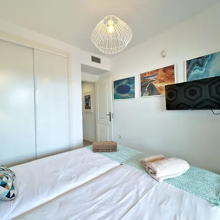 West-facing Near Puerto Banus Apartment Marbella