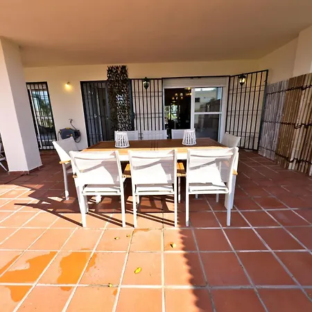 Apartment Bajo Con Terraza En Lorcrimar V Marbella