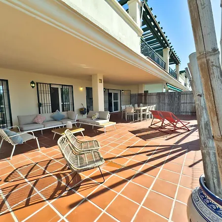 Bajo Con Terraza En Lorcrimar V Marbella
